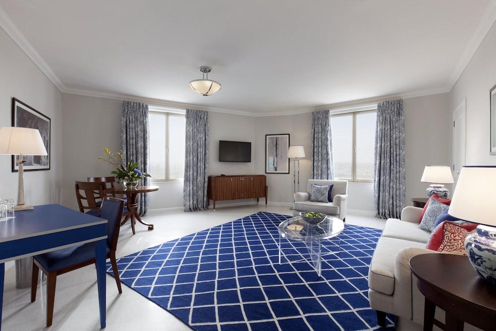 The Phoenicia Malta Floriana Luaran gambar A living room